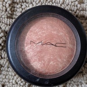 M.A.C Improvise Mineralize Blush